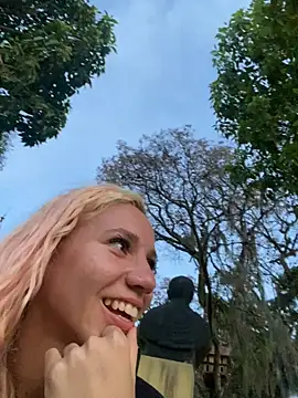 Bruna551 online show from October 6, 2025, 9:04 pm