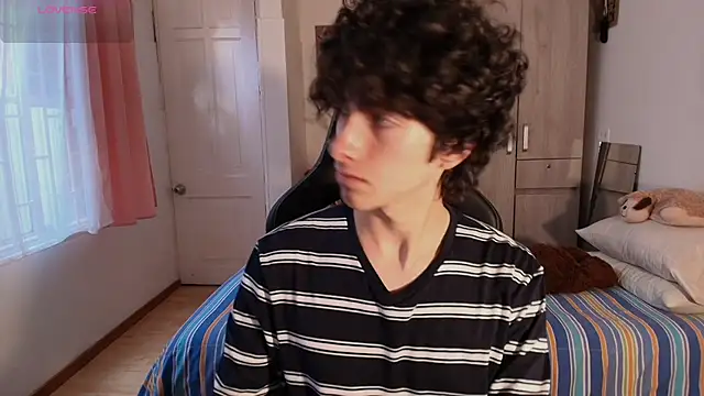 Nude Boy18 online show from April 12, 2026, 8:56 pm