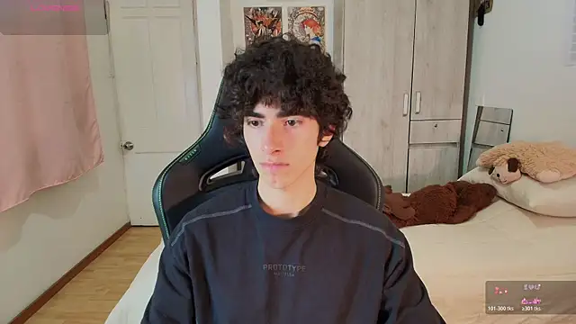 Nude Boy18 online show from April 17, 2026, 11:29 pm