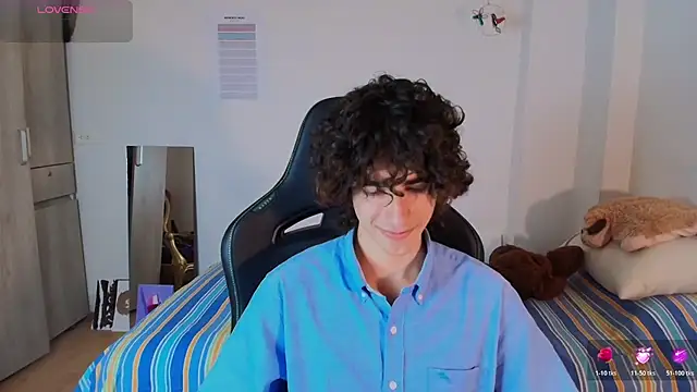 Nude Boy18 online show from March 5, 2026, 9:22 pm