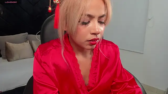 momo ayasse online show from February 11, 2026, 4:23 am