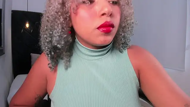 momo ayasse online show from January 15, 2026, 7:39 pm