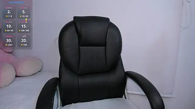 momo ayasse online show from March 13, 2026, 3:33 am