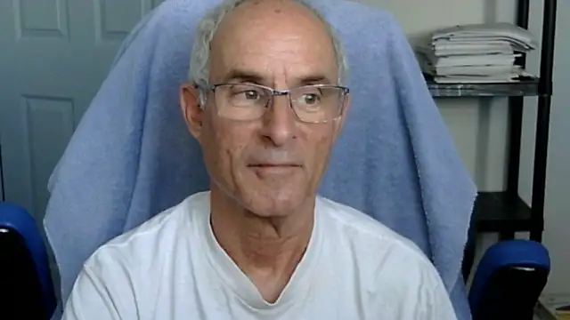 funone1999 online show from November 26, 2025, 9:37 pm