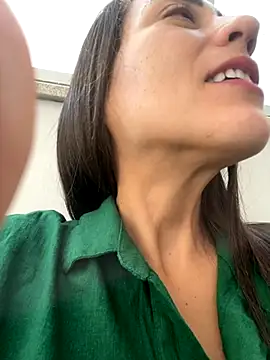 lucioliveira online show from October 7, 2025, 12:28 pm