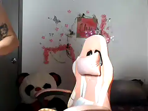 sophiadaza666 online show from February 16, 2026, 1:04 am