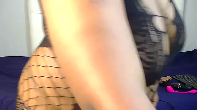 Snapshot of Curvy_CumBucket chatting on September 23, 2025, 8:21 am Curvy CumBucket online show from September 23, 2025, 8:21 am