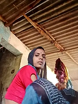 Snapshot of Joshi_Love143 chatting on September 12, 2025, 4:12 am Joshi Love143 online show from September 12, 2025, 4:12 am