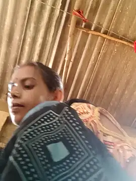 Snapshot of Joshi_Love143 chatting on September 18, 2025, 5:32 am Joshi Love143 online show from September 18, 2025, 5:32 am