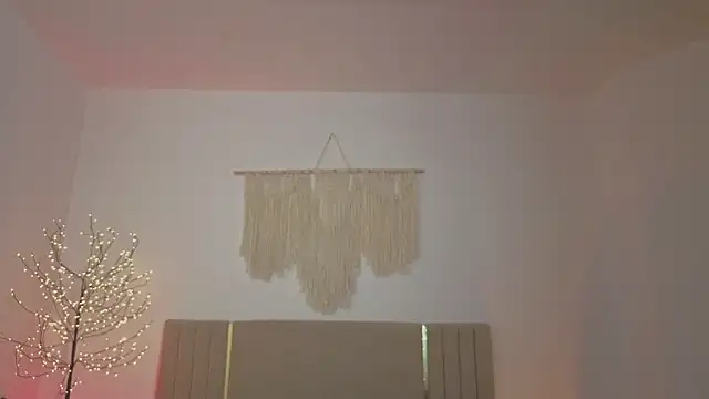 Little mia   online show from March 23, 2026, 12:11 am