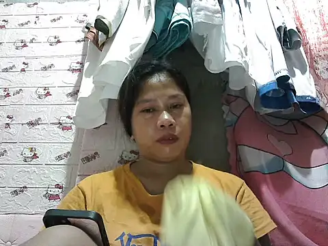 Snapshot of Pilipinalyn23 chatting on June 13, 2026, 11:35 pm Pilipinalyn23 online show from June 13, 2026, 11:35 pm