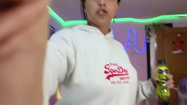 Snapshot of MiSofialeal chatting on October 8, 2025, 7:14 pm MiSofialeal online show from October 8, 2025, 7:14 pm