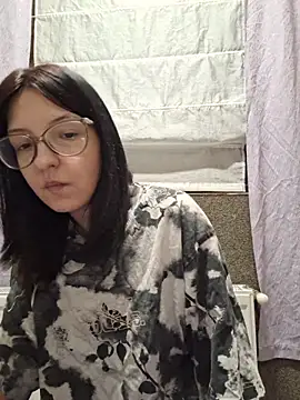 AllexyAle online show from April 18, 2026, 10:21 pm