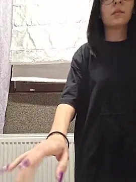 AllexyAle online show from April 17, 2026, 9:39 pm