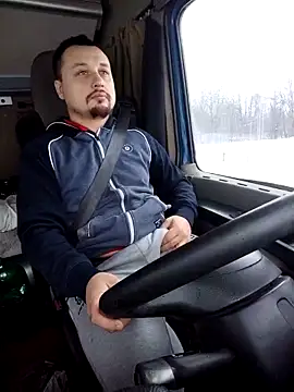 Amberdual online show from February 6, 2026, 7:04 am