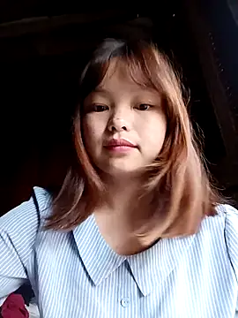 XoiXoi232 online show from October 17, 2025, 11:28 pm