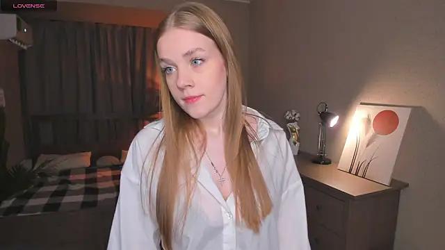 OdellaFrake online show from October 10, 2025, 7:36 pm