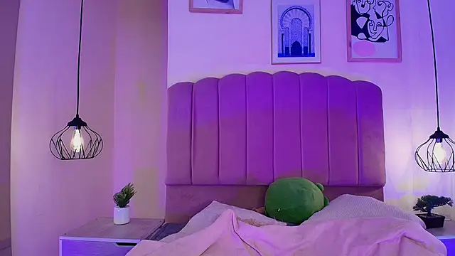 Snapshot of Isabelgh_ chatting on November 12, 2025, 5:00 am Isabelgh online show from November 12, 2025, 5:00 am