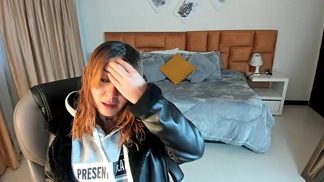 Snapshot of Catti_Brie chatting on November 8, 2025, 10:41 am Catti Brie online show from November 8, 2025, 10:41 am