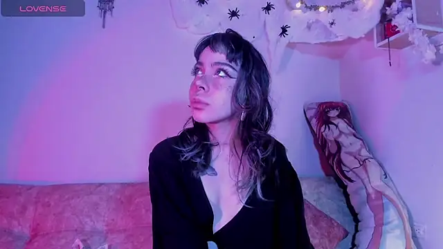 dark  nymph online show from October 24, 2025, 12:26 pm