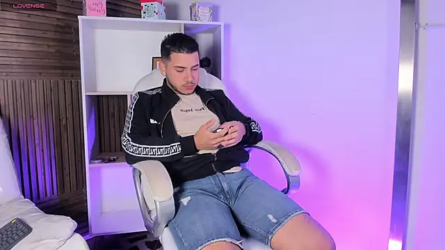 Axel grey  online show from November 19, 2025, 12:27 pm