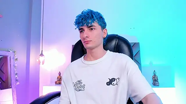 JaydenVillalobos online show from October 8, 2025, 1:01 pm