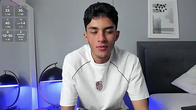 Snapshot of Tylerffoxx chatting on February 4, 2026, 8:04 pm Tylerffoxx online show from February 4, 2026, 8:04 pm