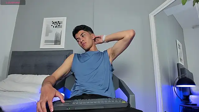 Tylerffoxx online show from September 19, 2025, 9:08 pm