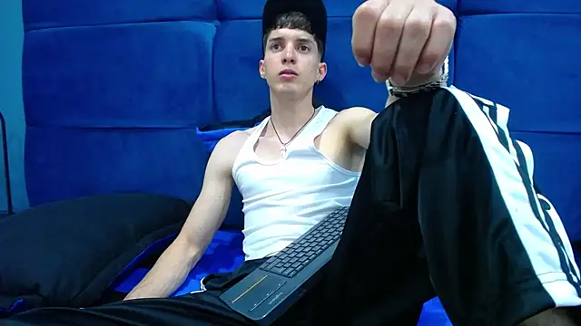 Snapshot of Jheampiiero chatting on September 29, 2025, 2:44 pm Jheampiiero online show from September 29, 2025, 2:44 pm