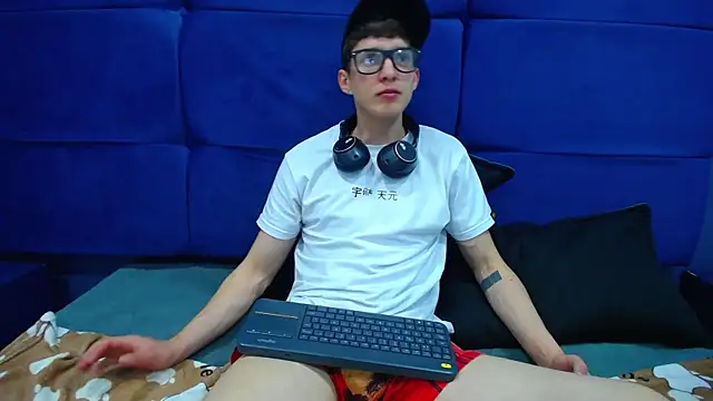 Snapshot of Jheampiiero chatting on September 26, 2025, 2:46 pm Jheampiiero online show from September 26, 2025, 2:46 pm