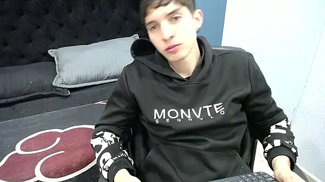 Snapshot of Jheampiiero chatting on October 29, 2025, 1:54 pm Jheampiiero online show from October 29, 2025, 1:54 pm