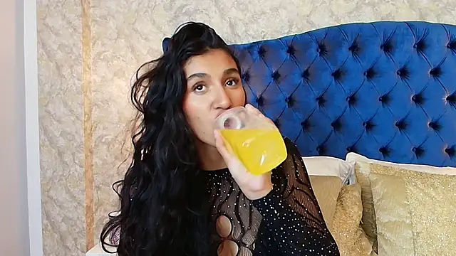 ValentiinaCruz online show from November 22, 2025, 8:51 pm