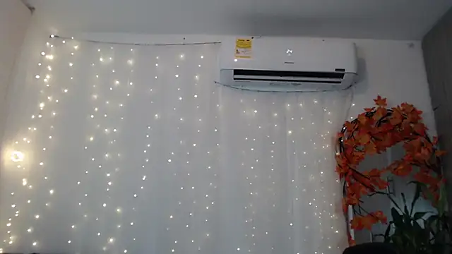 Snapshot of cristal_aixa12 chatting on September 28, 2025, 7:21 pm cristal aixa12 online show from September 28, 2025, 7:21 pm