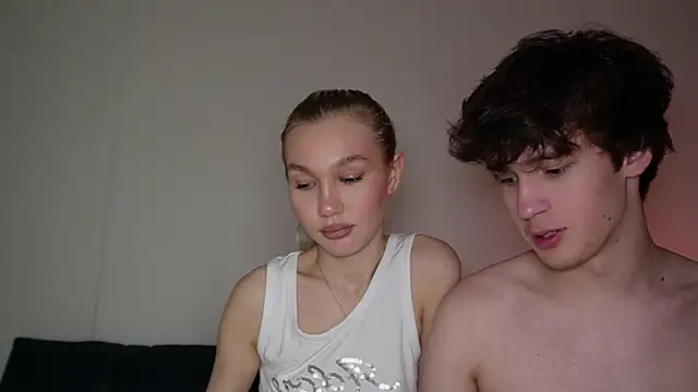 cuteleraay online show from December 18, 2025, 6:01 pm