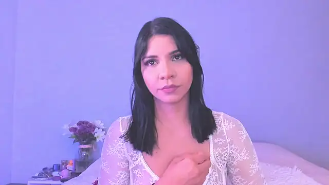 Laura-angeel online show from December 15, 2025, 5:19 pm