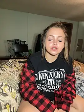 Snapshot of JuicyExxxperience chatting on October 15, 2025, 2:47 pm JuicyExxxperience online show from October 15, 2025, 2:47 pm