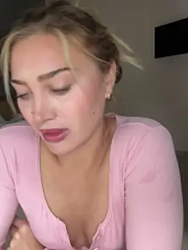 auriangel online show from March 4, 2026, 2:08 am