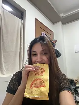 LanySylvia online show from December 22, 2025, 5:46 pm