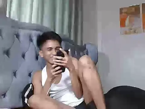 charlie0728 online show from December 22, 2025, 2:22 am