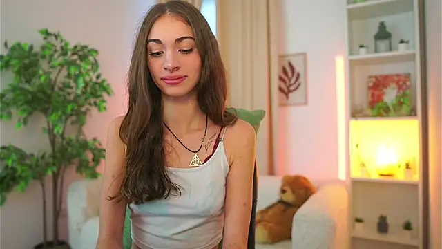 Sophie  Nice online show from October 2, 2025, 1:36 pm