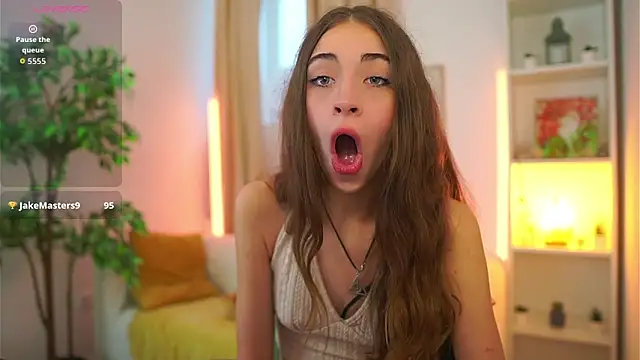 Sophie  Nice online show from November 8, 2025, 1:25 pm