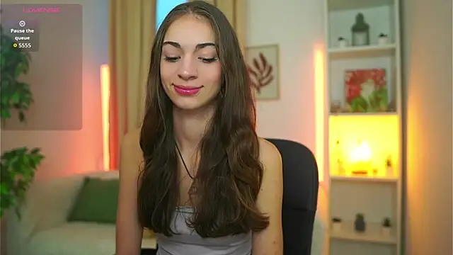 Sophie  Nice online show from October 26, 2025, 2:50 pm