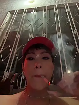 ZahaRose online show from November 18, 2025, 3:32 am