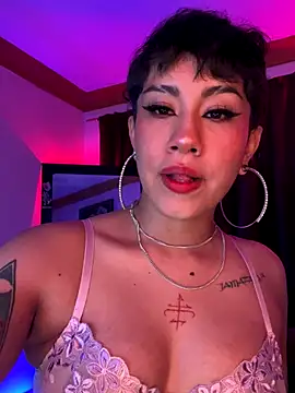 ZahaRose online show from October 16, 2025, 1:25 am