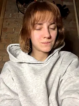 Only April online show from November 29, 2025, 10:10 pm