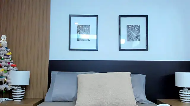 catalina jolie online show from December 20, 2025, 4:04 am