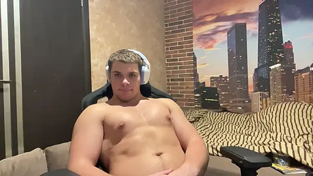 Snapshot of MusclePhantom chatting on November 13, 2025, 9:19 pm MusclePhantom online show from November 13, 2025, 9:19 pm