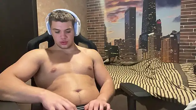 Snapshot of MusclePhantom chatting on October 30, 2025, 9:22 pm MusclePhantom online show from October 30, 2025, 9:22 pm