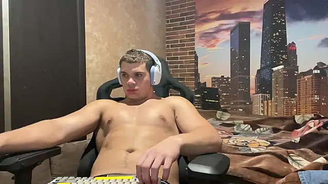 Snapshot of MusclePhantom chatting on November 5, 2025, 9:07 pm MusclePhantom online show from November 5, 2025, 9:07 pm