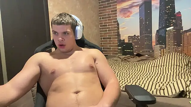 Snapshot of MusclePhantom chatting on November 15, 2025, 10:03 pm MusclePhantom online show from November 15, 2025, 10:03 pm